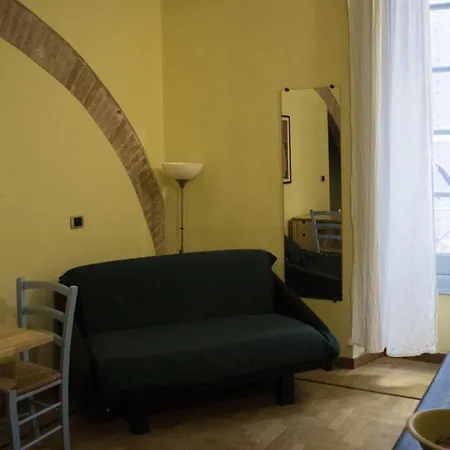 Guetshero - Mae Suites - Apartment