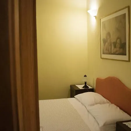 Guetshero - Mae Suites - Apartment *